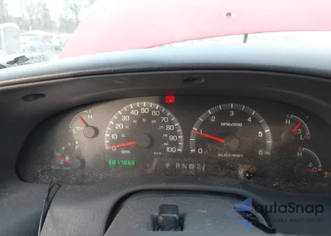 2001 Ford F-150 Xl/Xlt z USA, uszkodzony, nr VIN 1FTZX17211NA45713